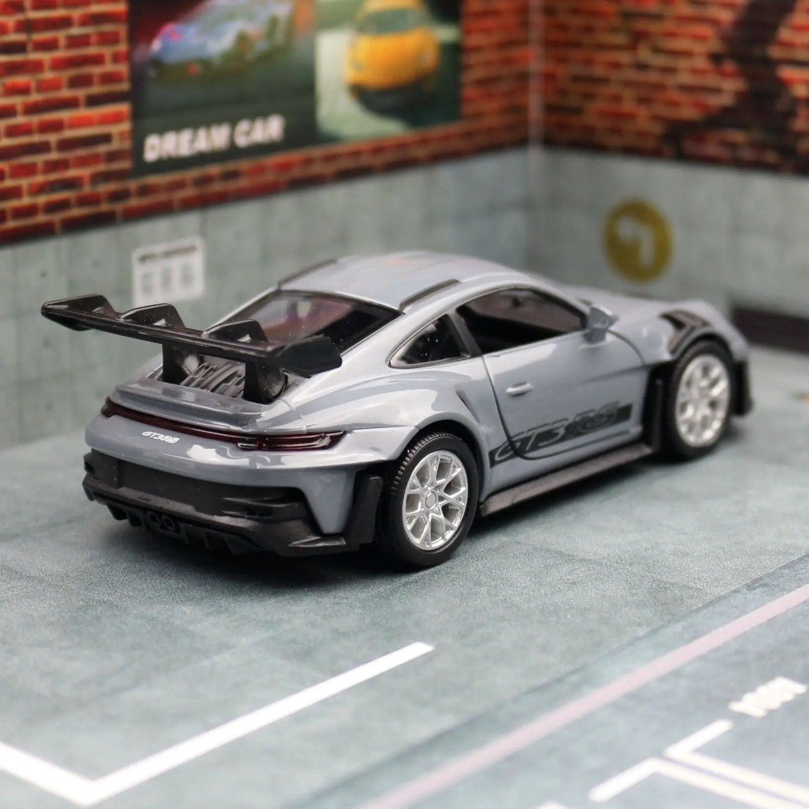 Porsche 911 GT3 RS & GT2 RS Miniature 1:36