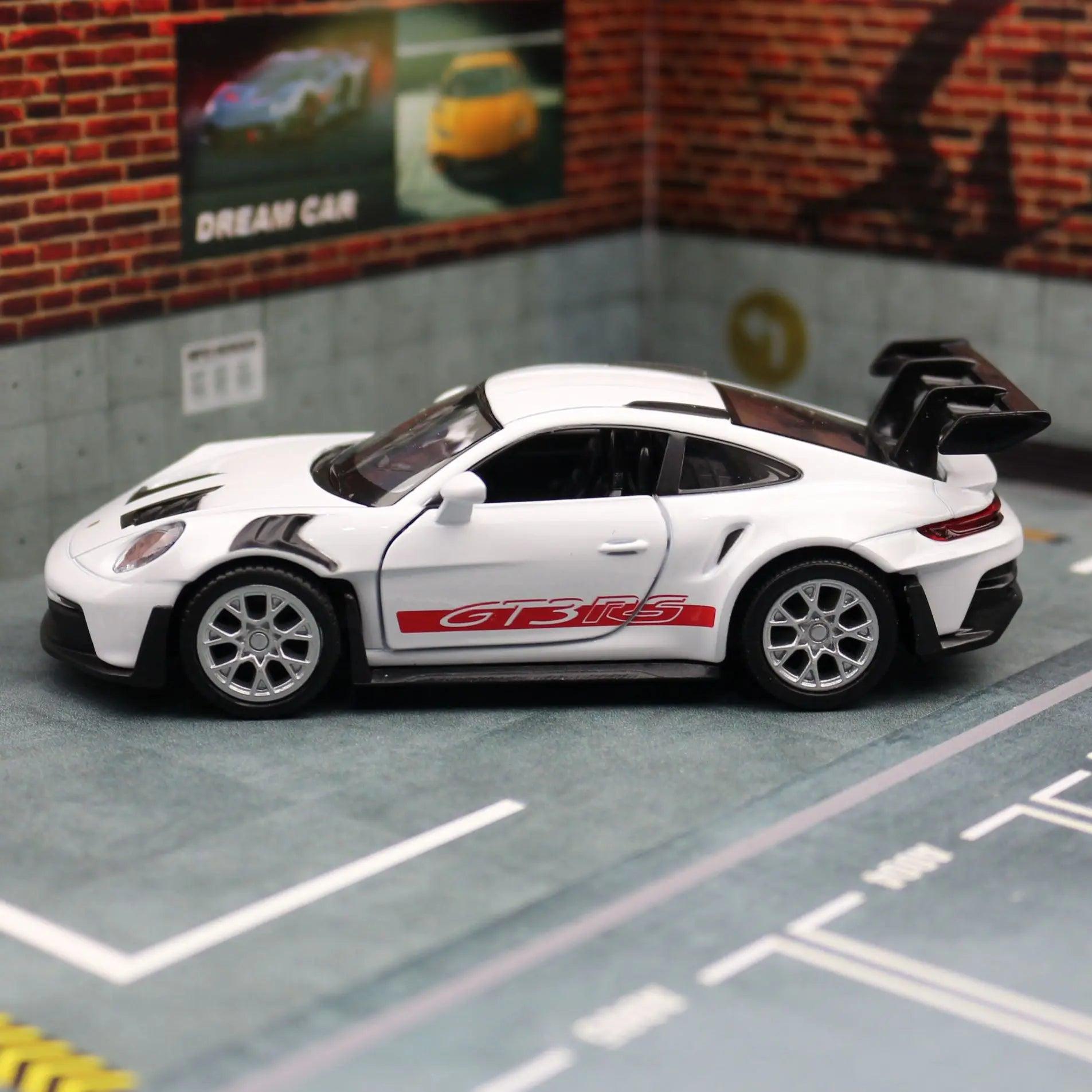 Porsche 911 GT3 RS & GT2 RS Miniature 1:36